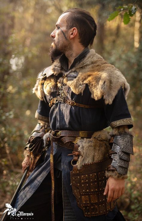 Viking Cloak Men, Viking Cape Men, Fantasy Viking Clothing Male, Viking Man Outfit, Viking Men Outfit, Viking Larp Men, Viking Cosplay Men Diy, Viking Outfits Men, Viking Man Costume