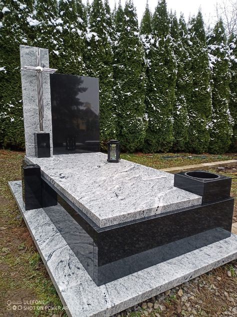 Granite Design, Grave Monuments, Tombstone Designs, Cemetery Monuments, Cemetery Headstones, Stone Granite, Grave Decorations, Outdoor Stone, Architectural House Plans