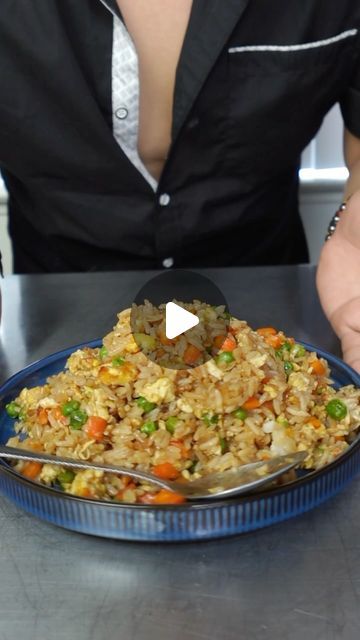 Cesar reyes on Instagram: "Super easy Eggs 🍳 fried rice 🍚 you can make #easyrecipe #comfortfood #chinesefood #cooking #friedrice" How To Make Fried Rice, Pork Fried Rice Easy, Chinese Rice Recipe, Veg Fried Rice Recipe, Pork Fried Rice Recipe, Chicken Fried Rice Recipe Easy, Best Fried Rice Recipe, Eggs Fried, Coconut Fish