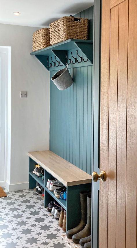 Cubbies Mudroom, Mudroom Remodel, Diy Mudroom, Mudroom Bench Plans, Mudroom Decor, Diy Mudroom Bench, Mudroom Laundry Room, Mud Room Storage, Mudroom Design