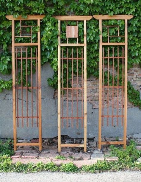 33 Wondrous Garden Trellis Ideas ~ Matchness.com Modern Trellis Design, Garden Trellis Designs, Garden Trellis Ideas, Building A Trellis, Wall Trellis, Modern Trellis, Wood Trellis, Diy Garden Trellis, Wooden Trellis