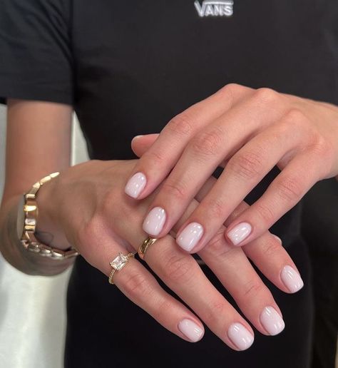 Nails Short Pink And White, Short Nails Classy, Classy Manicure, Classy Short Nails, Natural Nails Manicure, Subtle Nails, Basic Nails, Neutral Nails, Nails Pink