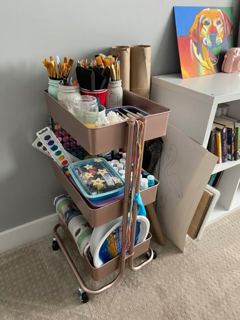 Art Storage In Bedroom, Art Room At Home Ideas, Artist Table Aesthetic, Aesthetic Painting Set Up, Art Room Shelving Ideas, Art Station Organization, Desk Organization Artist, Utility Cart Aesthetic, Art Cart Aesthetic