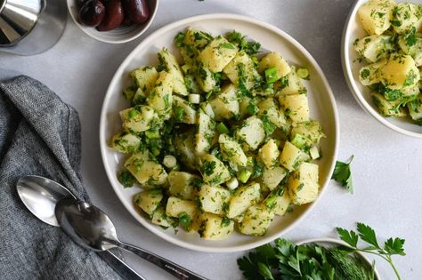 Greek potato salad with herbs - Mia Kouppa, Greek recipes and more Greek Potato Salad, Salad With Herbs, American Potato Salad, Greek Salads, Greek Lemon Potatoes, Fresh Herb Recipes, Traditional Greek Salad, Greek Kitchen, Greek Recipes Authentic