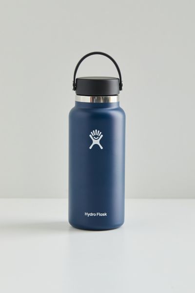 Dark Blue Hydroflask, Blue Hydro Flask Aesthetic, Navy Hydroflask, Blue Wishlist, Hydro Flask Colors, Fancy Water, Bamboo Flatware, Hiking Water Bottle, House Bedroom Ideas