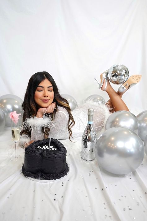 Black Theme Photoshoot Ideas, Birthday Self Shoot Ideas, White Theme Birthday Photoshoot, Photoshoot With Cake Ideas, Minimalist Birthday Shoot, White Background Photoshoot Birthday, Silver Outfit Photoshoot, Birthday Shoot Cake, Self Photoshoot Birthday