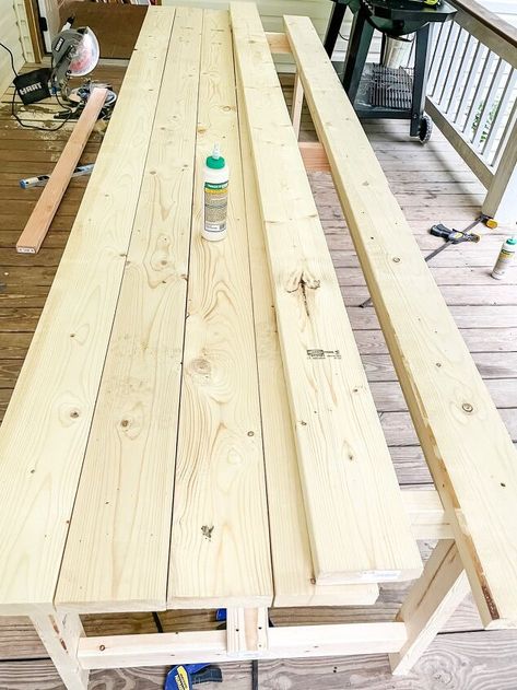 Long Outdoor Table, Outdoor Table And Bench, Backyard Dining Table, Diy Outdoor Dining Table, Meja Outdoor, Easy Diy Table, Outdoor Dining Table Diy, Outdoor Table Plans, Wooden Outdoor Table