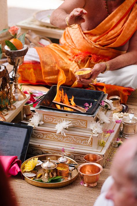 Indian Wedding Fire Ceremony, South Indian Wedding Rituals, Indian Wedding Ceremony Photography, Tamil Wedding Aesthetic, Hindu Wedding Aesthetic, Temple Wedding Indian, Indian Wedding Mood Board, South Indian Wedding Aesthetic, Kali Altar