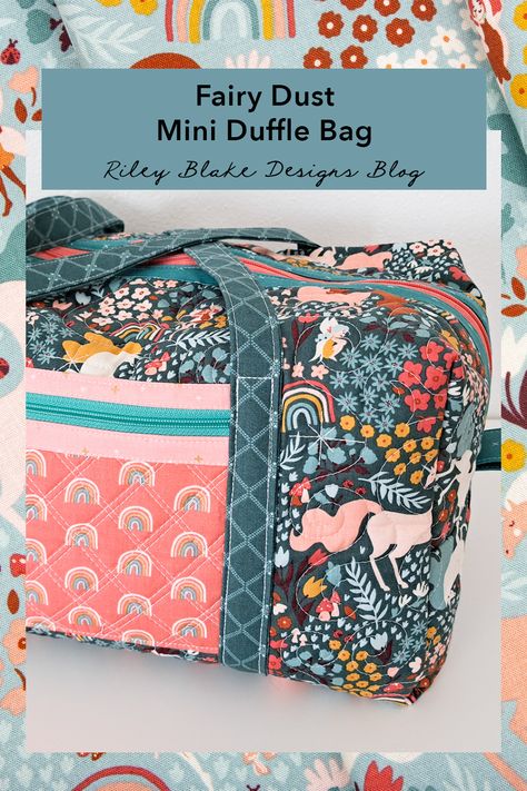 Sew a darling mini duffle bag with Center Street Quilts and Fairy Dust fabric! This is the perfect size for a soccer bag, dance bag, overnight bag, and more! Diy Overnight Bag Free Pattern, Diy Quilted Duffle Bag, Overnight Duffle Bag, Easy Duffle Bag Pattern Free, How To Sew A Duffle Bag, Ballet Bag Diy, Dance Bag Pattern, Small Duffel Bag Pattern, Weekender Bag Sewing Pattern