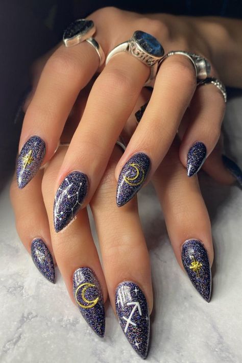 Sagittarius nails Sagittarius Nails, Birthday Nail Designs, Nails Rose, Bee Nails, Nail Design Inspiration, Blush Nails, Vacation Nails, Flower Nail Art, New Year's Nails