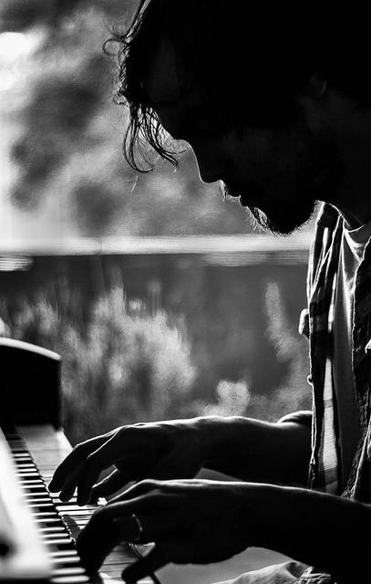 The Musician | Flickr - Photo Sharing! Piano Photoshoot, Musician Photoshoot, Piano Pictures, Piano Photography, Arte Jazz, Music Photoshoot, Musician Portraits, Musician Photography, Piano Playing