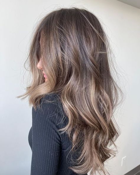 Lighter Hair, Brown Hair Looks, Brown Hair Inspo, Brunette Hair With Highlights, Brunette Balayage Hair, Brown Hair Balayage, Light Hair Color, Balayage Brunette, Hair Color Balayage