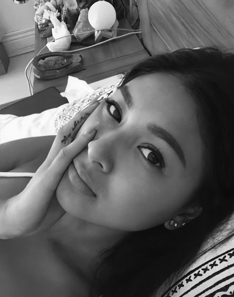 Nadine Lustre Selfie, Nadine Lustre Port, Nadine Lustre Instagram, Lady Luster, Filipino Celebrities, Logo Facebook, Nadine Lustre, Inspo Board, Selfie Ideas