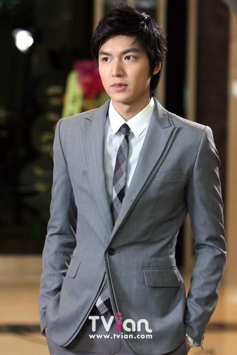 Que se vea así con trajes <3.<3 Personal Taste Kdrama, Lee Min Ho Photos, Choi Minho, Kim Hyun, My Mouth, Boys Over Flowers, Personal Taste, Min Ho, Korean Model