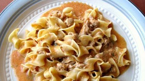 One Pot Turkey Cheeseburger Helper Turkey And Egg Noodles, Cheeseburger Helper, Turkey Cheeseburger, Turkey And Noodles Recipe, Life Cereal, Egg Noodle Recipes, Crazy Kitchen, Turkey Dishes, Cooking For A Crowd