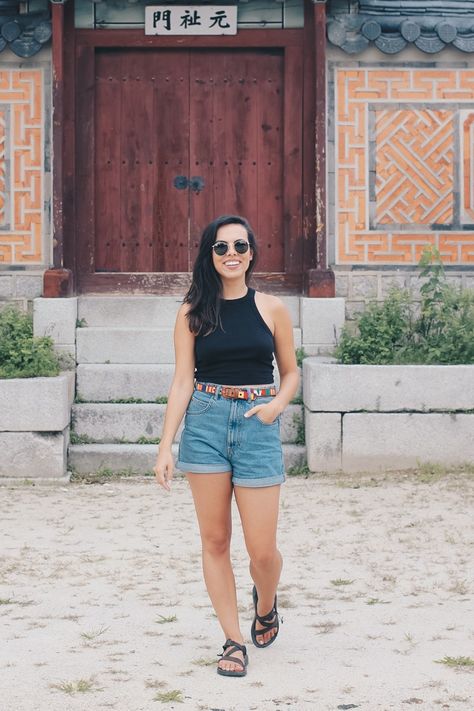 Summer Chacos Chaco Outfit Jeans, Chacos With Dress Outfit, Black Chacos Outfit, Chacos Outfit Summer, Chaco Outfit Summer, Chaco Sandals Outfit, Chaco Outfit Summer Casual, Outfits With Chacos, Chacos Sandals Outfit