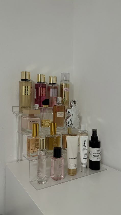 Koleksi Parfum, Collage Cutouts, Perfume Organizer, Perfume Display, Perfume Organization, Organizer Ideas, Dekorasi Kamar Tidur, Apartment Decor Inspiration, Room Makeover Bedroom