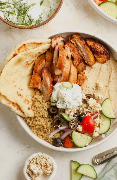 Chicken Hummus Pita, Hummus And Chicken, Hummus Quinoa Bowl, Hummus Ideas Meals, Recipes With Hummus Dinner, Chicken And Hummus Recipes, Mediterranean Hummus Bowl, Hummus Bowl Recipes, Easy Uni Meals