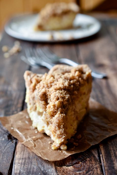 Pennsylvania Dutch Sour Cream Apple Pie. Father’s Day + Apple Pie = Summer. A flakey pie crust with swirled apples and a streusel top. Bake, behold and share this "most requested" pie. https://avipie.com/pennsylvania-dutch-sour-cream-apple-pie/ #pie #applepie #pennsylvaniadutchapplepie #dutchapple #sourcreamapplepie #streusel #piedough #pieideas #fathersday #summerdesserts #dessert #dessertideas #feedfeed #bake #baking Apple Walnut Pie Recipe, Martha Stewart Apple Pie, Pie Recipes Thanksgiving, Sour Cream Apple Pie, Cream Cheese Pie Recipes, Flakey Pie Crust, Bean And Cheese Burrito, Dutch Apple Pie Recipe, Cheese Burrito