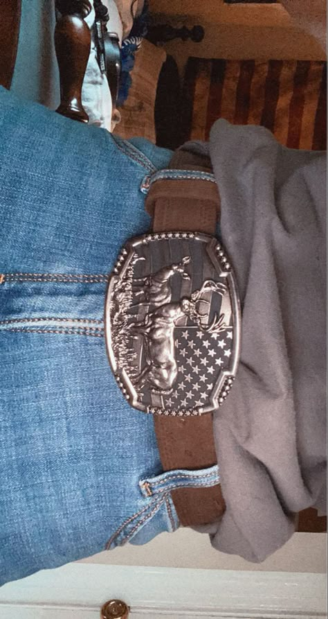 Western Belt Buckle Outfit, Belt With Big Buckle, Cute Western Belts, Cute Belt Buckles, Belt Buckle Outfits, Belts Country, Belt Buckles Cowgirl, Country Girl Belts, Country Belt Buckles