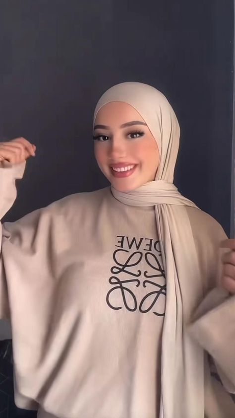 Expensive Presents, Simple Hijab Tutorial, Simple Hijab, Style Tutorial, Hijab Style Tutorial, Hijab Styles, Hijab Tutorial, Hijab Style, Hijab Fashion