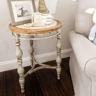 MAKING IT BRIGHT | Shop Sales Events Antique Farmhouse Simple Side Table, Colorful Farmhouse, Simple Side Tables, Farmhouse End Tables, Shabby Chic Table, Decor Bedroom Ideas, Antique Booth, Bed Side Table, Chic Table