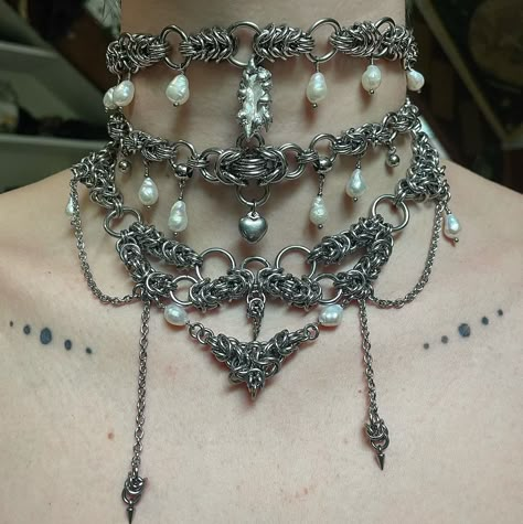 CicadaInstinct | Esoteric chainmail stack If a fairy wore chainmail, i imagine them wearing things like this ⛓️✨ 100% stainless steel and freshwater… | Instagram Chainmail Choker, Chainmaille Jewelry Patterns, Chain Maille Necklace, Gothic Jewelry Diy, Chainmail Jewelry, Chainmaille Jewelry, Scale Mail, Chain Maille Jewelry, Soldering Jewelry