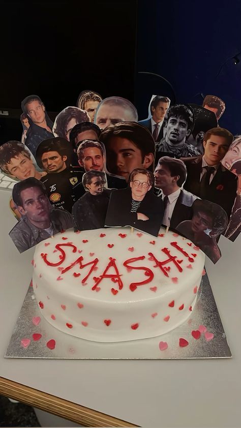 Smash Cake Aesthetic, Cake Decorating Man, Fun Birthday Cakes For Teens, Tell Them Im Legal Birthday Cake, Smash Cake Celebrities, Crush Cake Ideas, Tell Them I’m Legal Cake, Hot Men Cake, Celeb Crush Cake