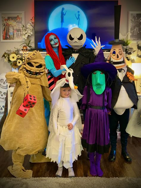 6 Family Halloween Costumes, Group Costume 6 People, Family Halloween Costumes 6 People, Jack And Sally Family Costume, The Nightmare Before Christmas Costumes Family, Nightmare Before Christmas Family Custom, Halloween Costumes Nightmare Before, Nightmare Before Christmas Halloween Costumes Family Photo, Family Of 6 Costume Ideas