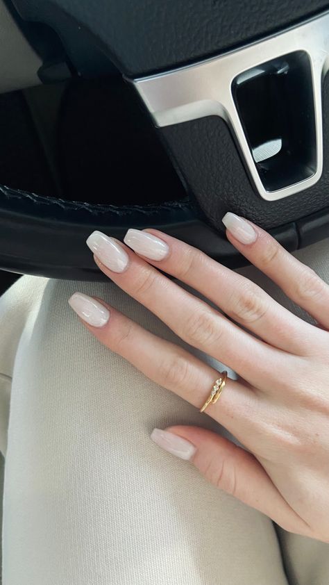 Nails Minimalistic, Nail Palette, Hand Inspiration, Hand Aesthetic, Sophisticated Manicure, خواتم خطوبة, Elegant Touch Nails, Luxury Vibes, Nails Neutral