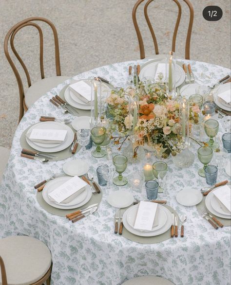 Mumu Wedding, Samantha Wedding, Martha Weddings, Custom Table Cloth, Europe Wedding, Tablescape Inspiration, Weddings By Color, France Wedding, Martha Stewart Weddings