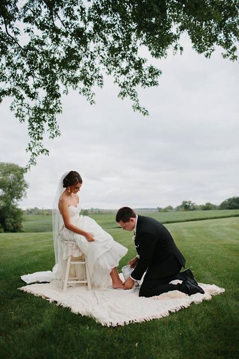 Feet washing. Simply beautiful and humbling, True servant hood in marriage. Speak Now Wedding, Christ Centered Wedding, Oregon Photography, Soon To Be Mrs, Wedding Backyard, Oregon Wedding, Ceremony Ideas, Green Wedding Shoes, November 1