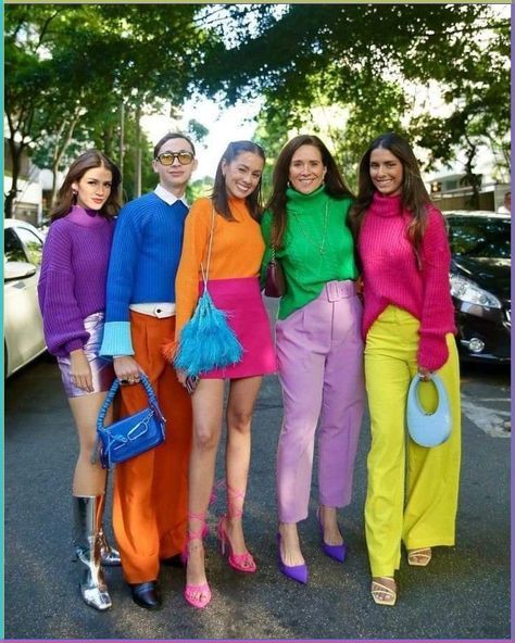 Spring Colourful Outfits, Bold Colorful Fashion Street Styles, Neon Outfits Casual, Fun Outfits For Women Colorful, Spring Color Blocking Outfit, Summer Color Blocking Outfit, Bright Colors Outfit Ideas, Bright Color Outfits Summer, Vibrant Color Outfit