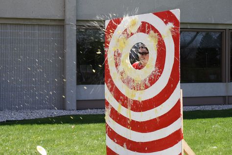 Pie In The Face -- I like that this board eliminates a person getting covered in whipped cream, etc. I love the bullseye effect, too. Pie In The Face Carnival Game, Pie Face Carnival Game, Pie In The Face Game, Pie In The Face Fundraiser Ideas, Pie In The Face Fundraiser, Spring Festival Ideas, Carnival Fundraiser, Fall Festival Booth, Pie In The Face