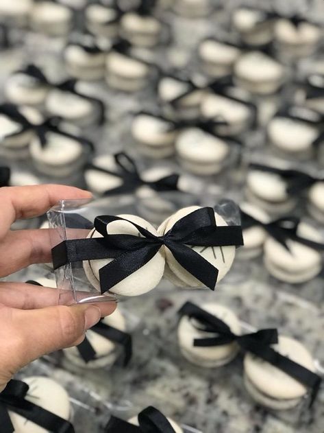 Black And White Wedding Food Table, White And Black Bow Party, Wedding Goodies For Guests, Black Bow Cookies, Black White Themed Party, Graduation Party Black And White, Black And White Wedding Dessert Table, Bridal Shower Ideas Black And White, Snack Table Ideas Party Adults