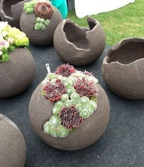 Artificial Grass Garden, Coin Crafts, Diy Concrete Planters, نباتات منزلية, Concrete Diy Projects, Front Yard Design, Grasses Garden, Cement Planters, Concrete Crafts