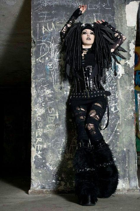 Cybergoth Outfits, Cybergoth Fashion, Industrial Goth, Cybergoth Style, Goth Subculture, Gothic Clothes, Victorian Goth, Goth Beauty, Goth Style