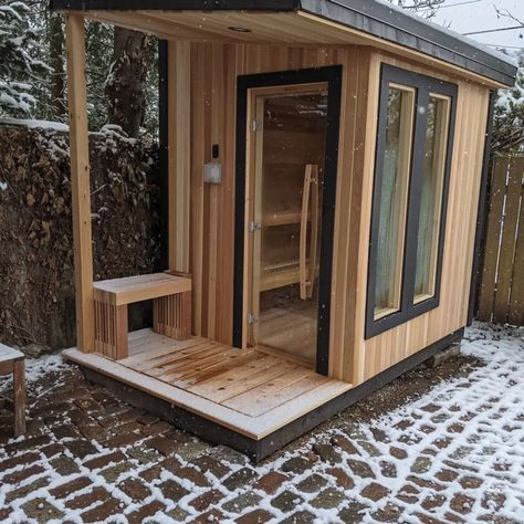 Home Spa Sauna, Sauna Designs Outdoor, Diy Saunas Outdoor, Build A Sauna Outdoor, Saunas Ideas Outdoor, Building A Sauna Outdoor, How To Build Sauna, Greenhouse Sauna, Sauna Outdoor Ideas