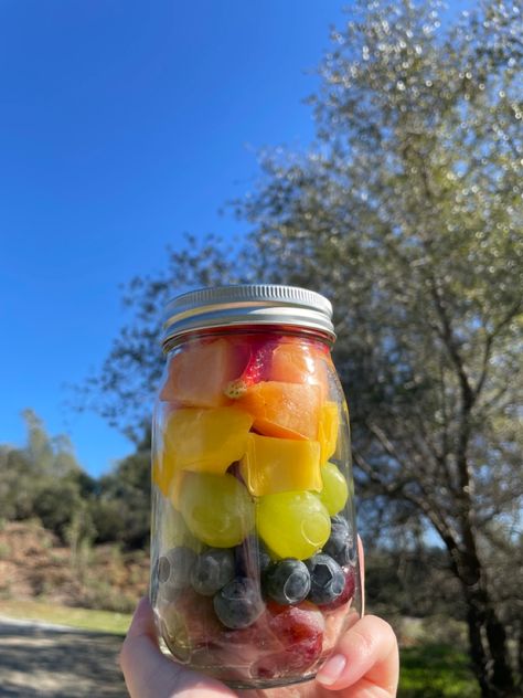 Fruit Cup Aesthetic, Fruit In Mason Jars, Fruit Cups Ideas, Mason Jar Aesthetic, Eating Therapy, Picnic Fruit, Healthy Girl Era, Fruit Cup, Cups Ideas