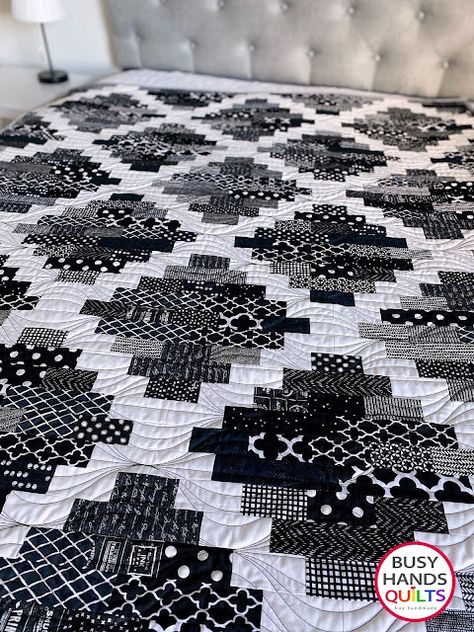 Quilts For Men Patterns, Black And White Quilt, Easy Quilting Design, Black Prints, Two Color Quilts, Black And White Quilts, Quilting Designs Patterns, Longarm Quilting Designs, Queen And King