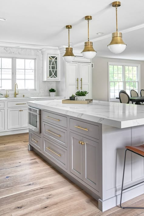 Veining Miter Thick Edge Counter Grey Island Cabinet Medium Tone Flooring Mitered Edge Countertop, Eclectic Kitchen Design, Kitchen Island Tops, Marble Kitchen Island, Light Grey Kitchens, Transitional Kitchen Design, Grey Kitchen Island, Grey Kitchen Designs, Kitchen New York