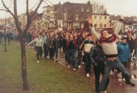 Masssive Firm Of Pompey Fans at New Cross South East London England on their way to Millwall in February 1983 British Football Aesthetic, 90s England Aesthetic, 90s British Aesthetic, 80s England, 90s England, 1980s Bedroom, 1980s Uk, British Core, 90s Core