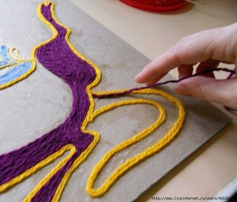 DIY Fun Cat Wall Art with Thread - DIY Tutorials Yarn Wall Art Diy, Art With Thread, Yarn Art Diy, Yarn Painting Art, Cotton Yarn Projects, Cotton Yarn Patterns, Crochet Patterns Blanket, Yarn Art Projects, Milk Cotton Yarn