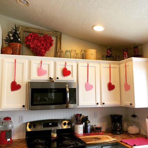 Valentines Curtain Ideas, Valentine’s Day Kitchen Cabinet Decor, Kitchen Valentine's Day Decor, Valentine's Kitchen Decor, Valentines Restroom Decor, House Valentine Decorations, Valentines Kitchen Cabinet Decor, Valentine’s Day Cabinet Decor, Valentines Dining Room Decor