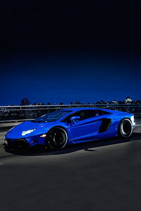 DOITLIGHTSON Kereta Sport, Blue Lamborghini, Tmax Yamaha, Lamborghini Cars, Blue Car, Sweet Cars, Fancy Cars, Best Luxury Cars, Italian Cars