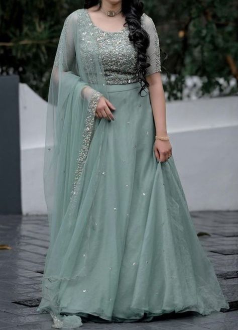 Engagement Dress For Bride Indian, Lehenga For Engagement, Simple Engagement Dress, Kerala Engagement Dress, Wedding Matching Outfits, Online Shopping Fails, Bride Reception Dresses, Engagement Dress For Bride, Engagement Lehenga