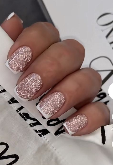 New Years Eve Nail Designs, New Years Eve Nail, January Nail Designs, Bridesmaids Nails, Unghie Nail Art, New Years Eve Nails, Pink Glitter Nails, January Nails, Short Nail