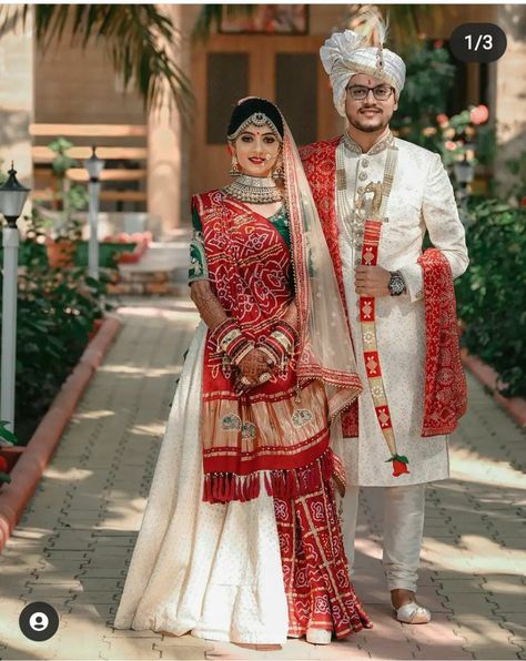 Gujrati Wedding, Wedding Matching Outfits, Best Indian Wedding Dresses, Gujarati Wedding, Designer Bridal Lehenga Choli, Bandhani Dress, Latest Bridal Lehenga, Couple Wedding Dress, Indian Outfits Lehenga