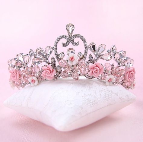 Crystal Crown Tiaras, Tiara Accessories, Crown Aesthetic, Pink Crown, Beautiful Tiaras, Princess Jewelry, Crowns And Tiaras, Magical Jewelry, Crystal Tiaras