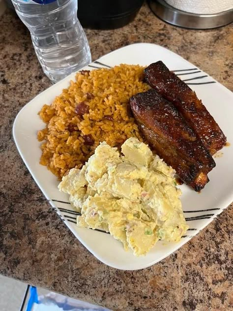 Easy Home Meals Simple, Dinner For A Big Family, American Thanksgiving Food, Big Meals For Family, Bbq Plates Ideas, Home Cooked Meals Dinners, Food Ideas Black People, Black People Meals, Foodie Aesthetic